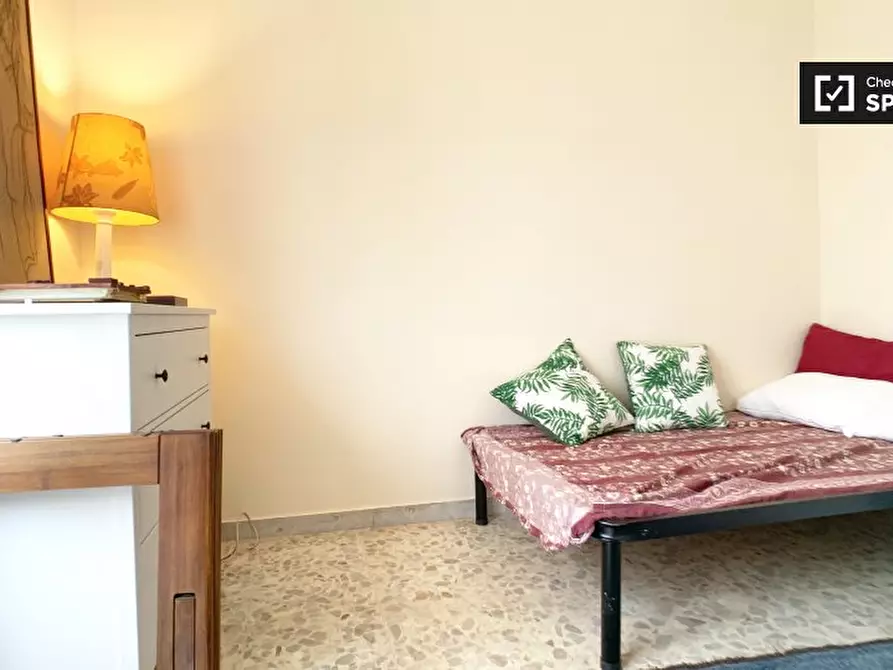 Immagine 2 di Camera condivisa in affitto  in Via Simone Mosca, 00168 Roma RM, Italy a Roma