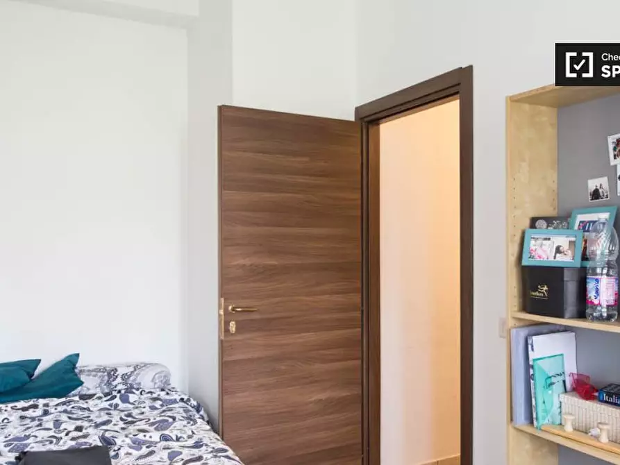 Immagine 4 di Camera condivisa in affitto  in Via Achille Feraboli a Milano