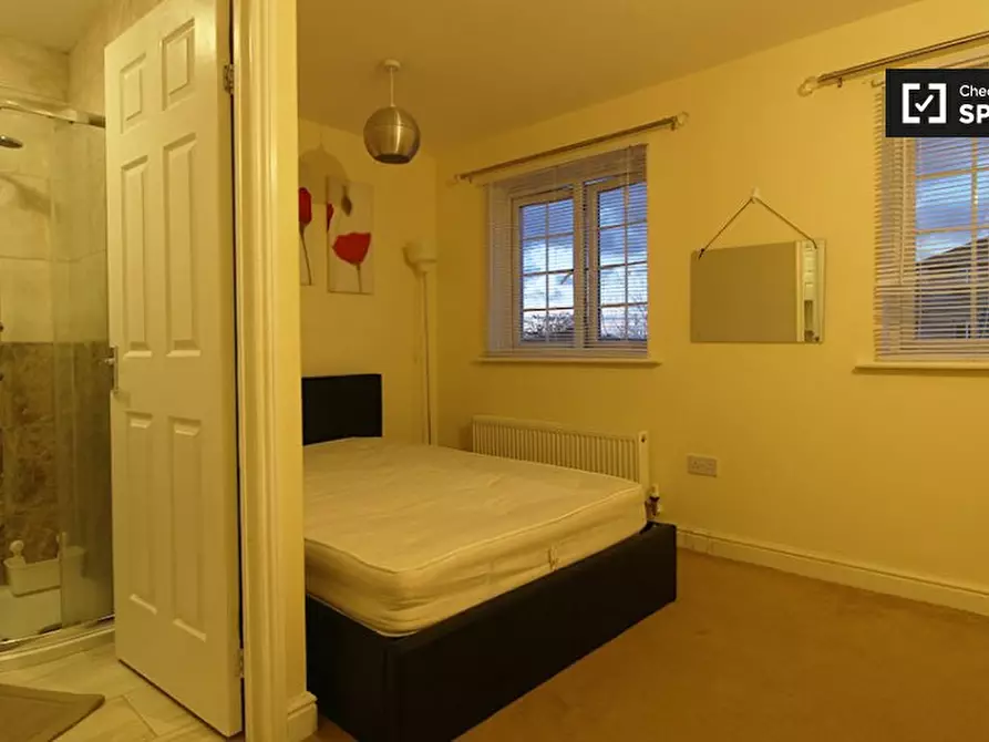 Immagine 3 di Camera condivisa in affitto  in Atlantis Cl a Barking