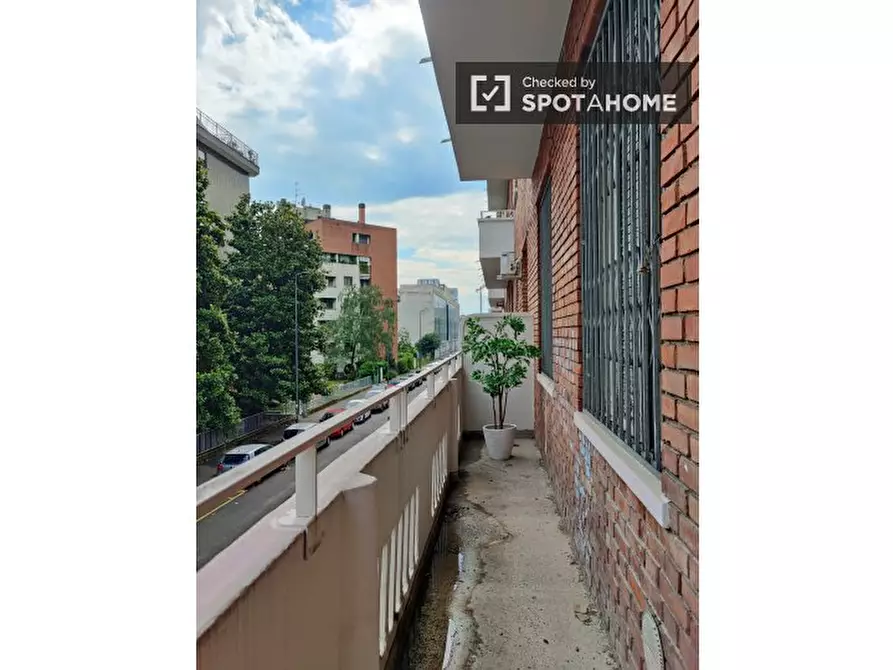 Immagine 6 di Appartamento in affitto  in Via Lago di Nemi a Milano
