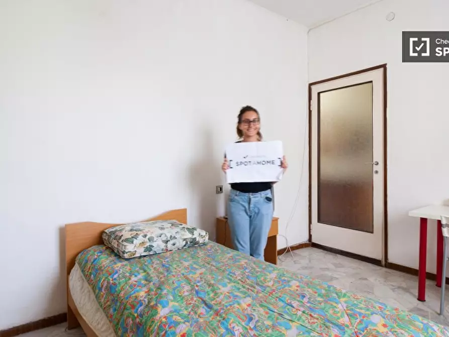 Immagine 16 di Camera condivisa in affitto  in Via Martinengo a Milano