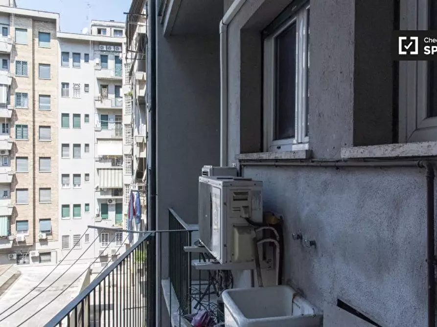 Immagine 14 di Camera condivisa in affitto  in Via dei Campi Flegrei a Roma