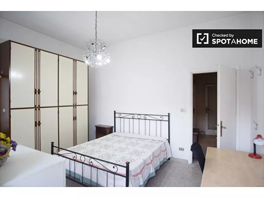 Immagine 3 di Camera condivisa in affitto  in Piazza San Giovanni Bosco a Roma