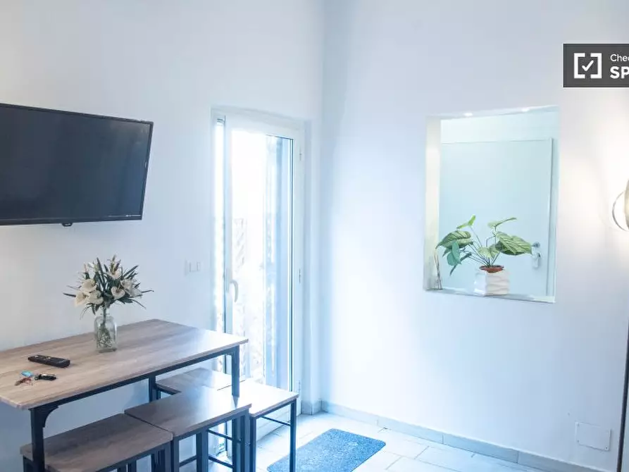 Immagine 15 di Appartamento in affitto  in Via degli Orti della Farnesina a Roma