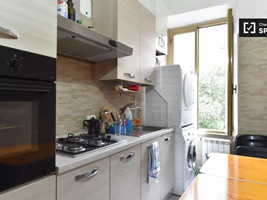 Immagine 6 di Camera condivisa in affitto  in Via Muzio Attendolo, 00176 Roma RM, Italy a Roma