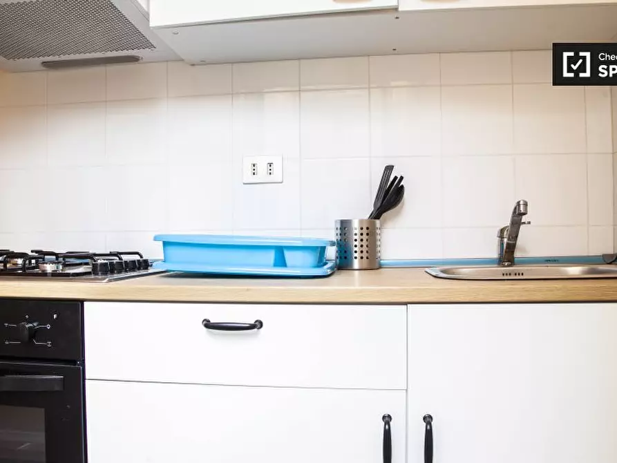 Immagine 9 di Camera condivisa in affitto  in Largo Magnagrecia a Roma