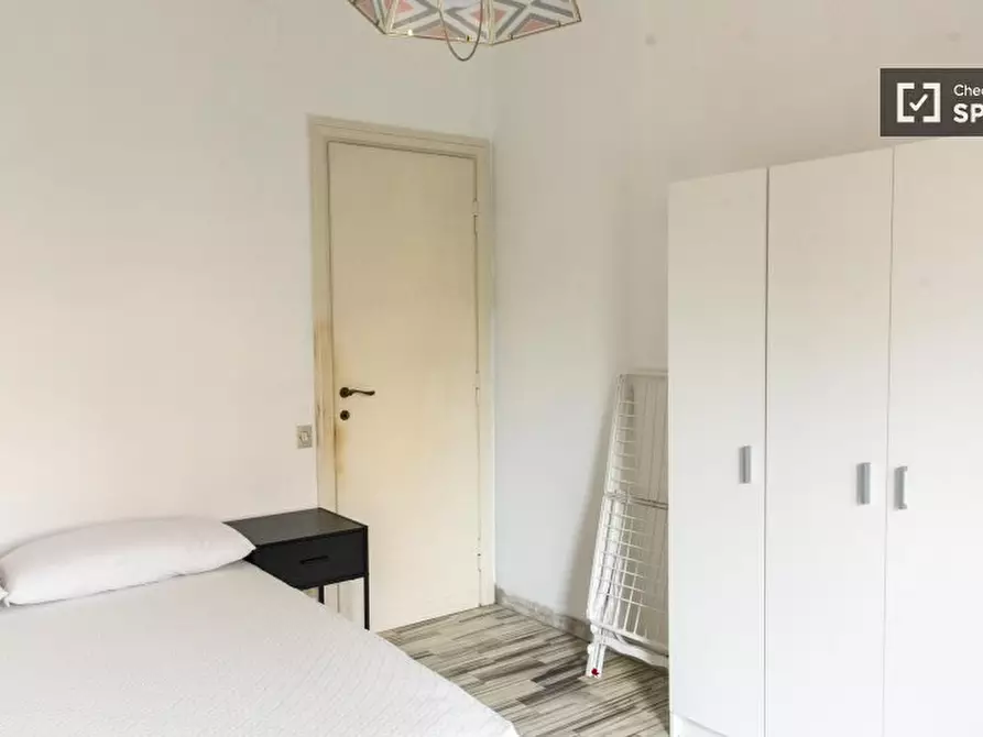 Immagine 16 di Camera condivisa in affitto  in Via dei Radiotelegrafisti a Roma