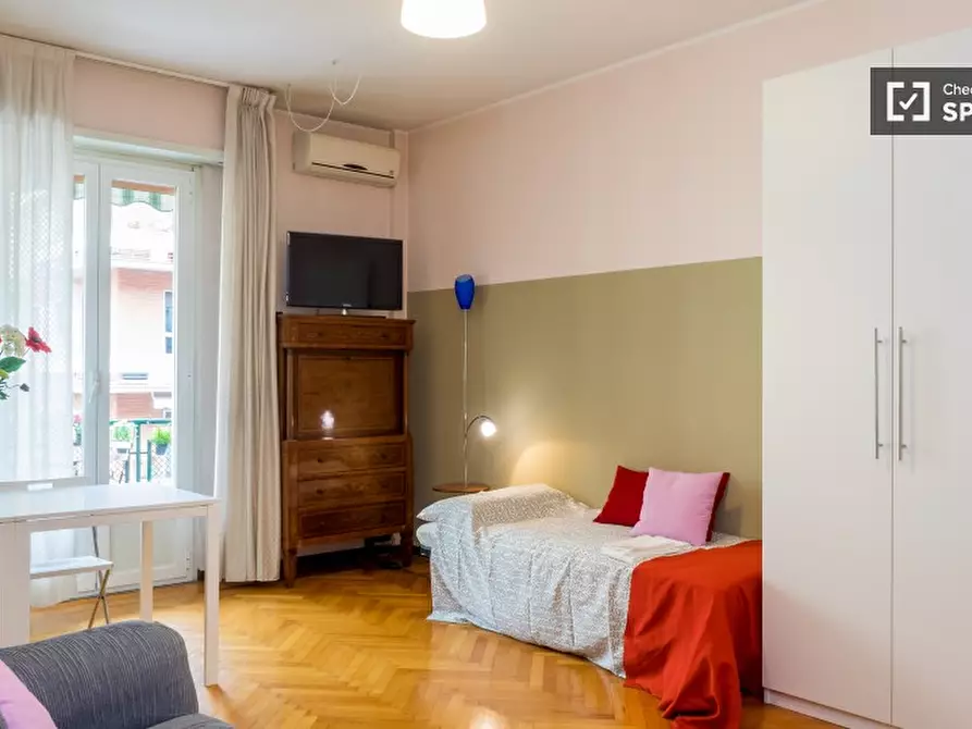 Immagine 2 di Camera condivisa in affitto  in Via Stendhal a Milano