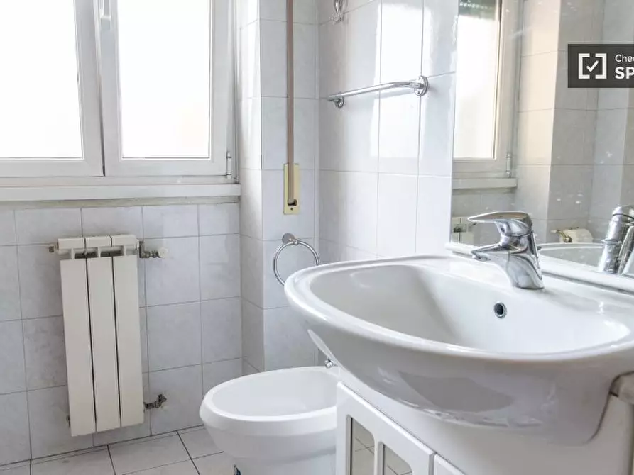 Immagine 2 di Camera condivisa in affitto  in Via Aurelio Mistruzzi a Roma