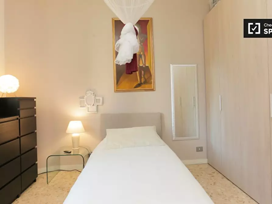 Immagine 3 di Camera condivisa in affitto  in Via Guglielmö Röntgen, 19, 20136 Milano MI, Italy a Milano