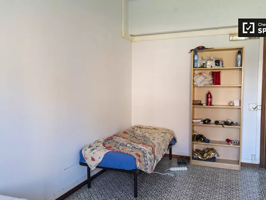 Immagine 12 di Camera condivisa in affitto  in Via Siria a Roma