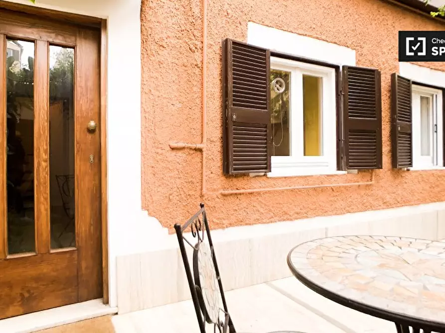 Immagine 17 di Appartamento in affitto  in Via di S. Martino Ai Monti a Roma