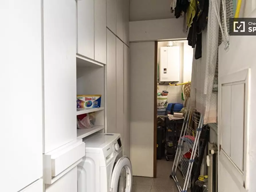 Immagine 16 di Camera condivisa in affitto  in Lungotevere di Pietra Papa a Roma