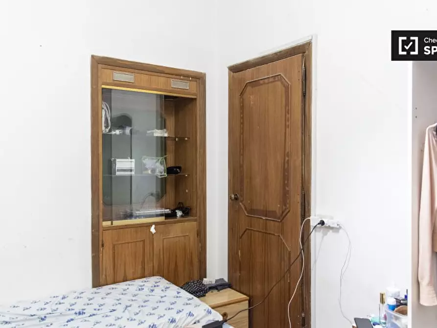 Immagine 6 di Camera condivisa in affitto  in Via Camilla a Roma