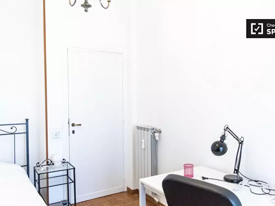 Immagine 2 di Camera condivisa in affitto  in Via Salvatore di Giacomo a Roma