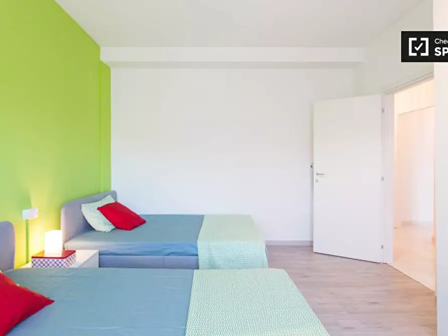 Immagine 3 di Camera condivisa in affitto  in Via Palmi a Milano