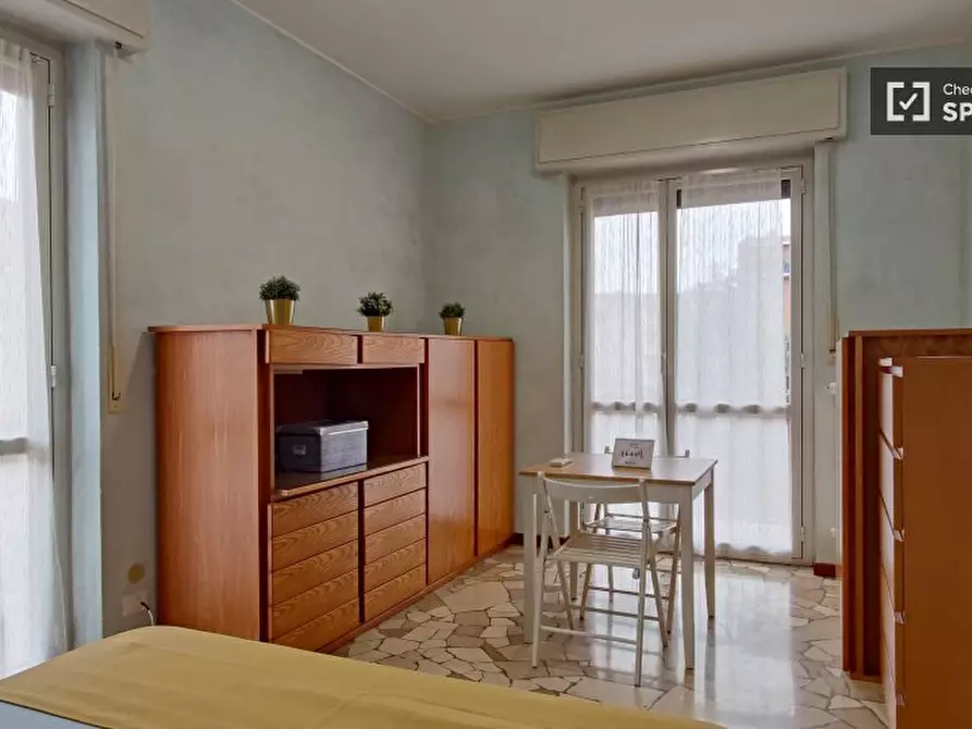 Immagine 3 di Camera condivisa in affitto  in Via Savona a Milano