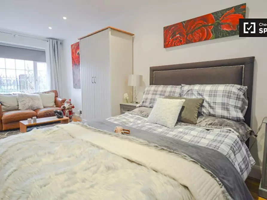 Immagine 5 di Ufficio in affitto  in Burnell Ave, Richmond TW10, UK a Richmond