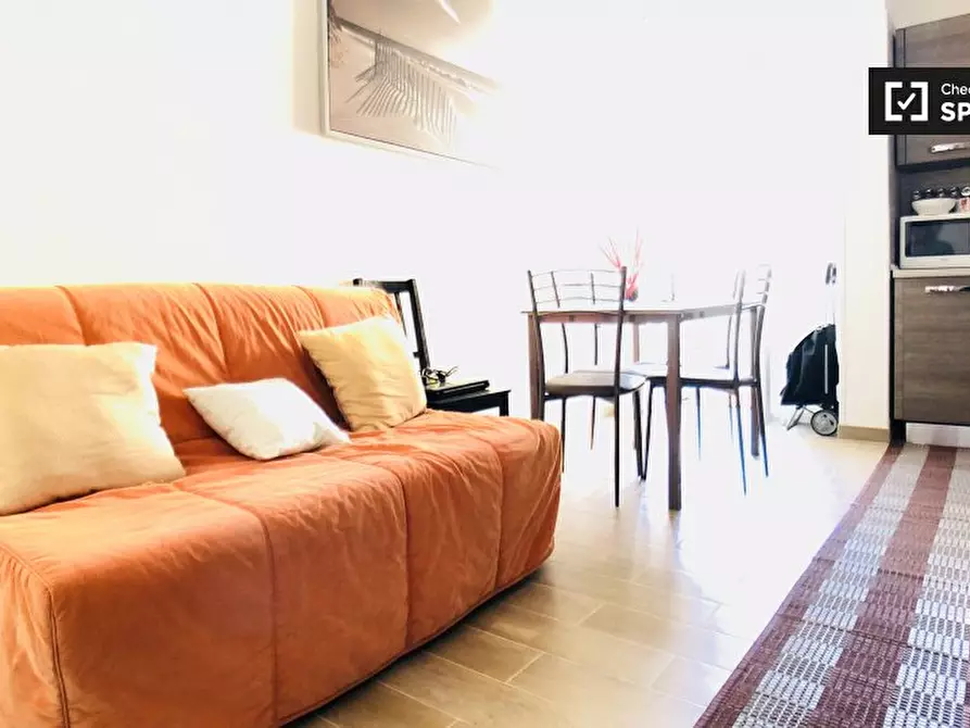 Immagine 8 di Camera condivisa in affitto  in Via Valdarno a Roma