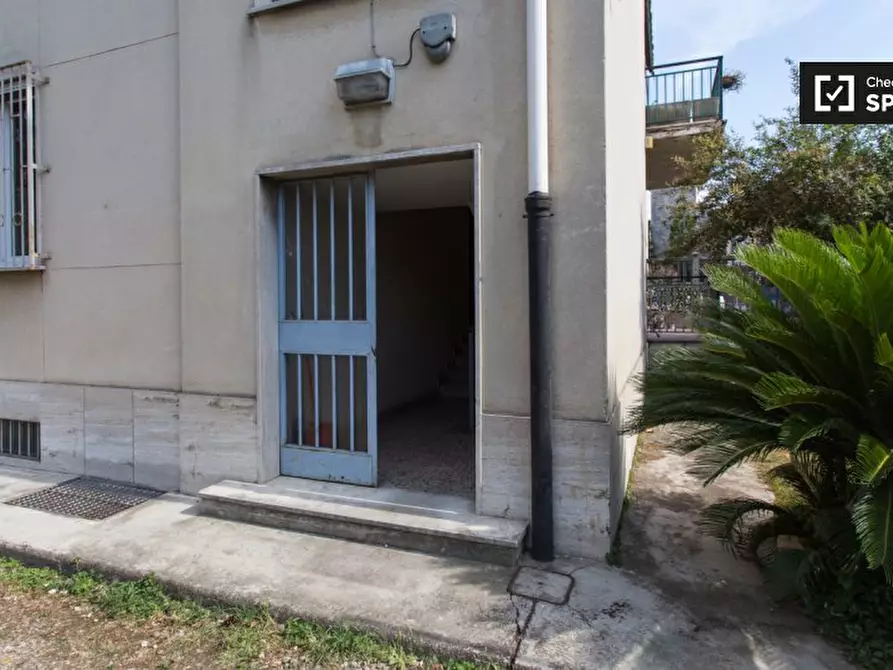 Immagine 10 di Camera condivisa in affitto  in Via Orobia a Milano