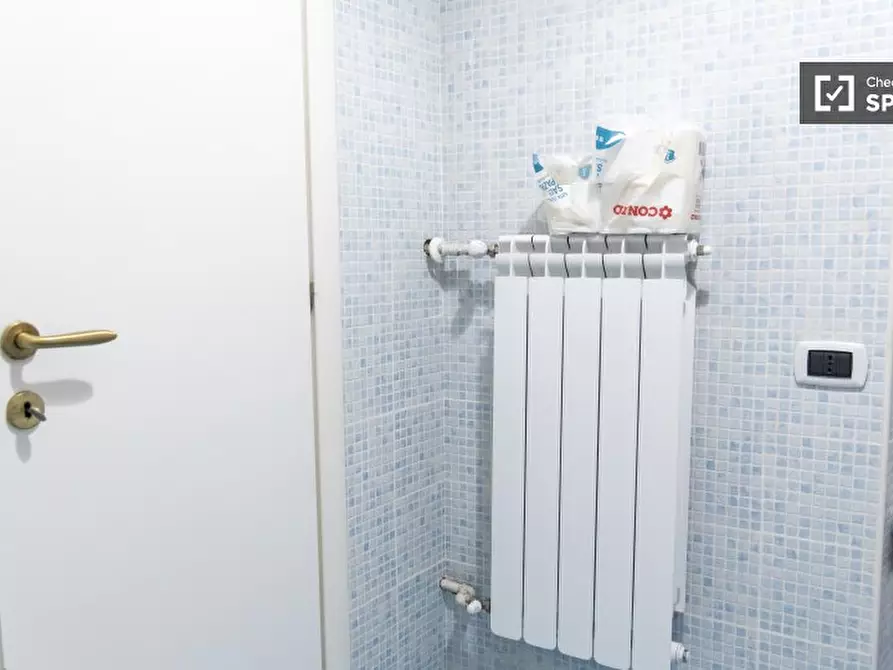 Immagine 11 di Camera condivisa in affitto  in Via Agri a Roma