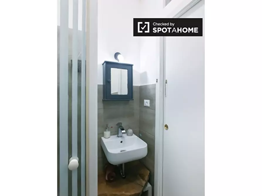Immagine 8 di Camera condivisa in affitto  in Via Ettore Giovenale a Roma