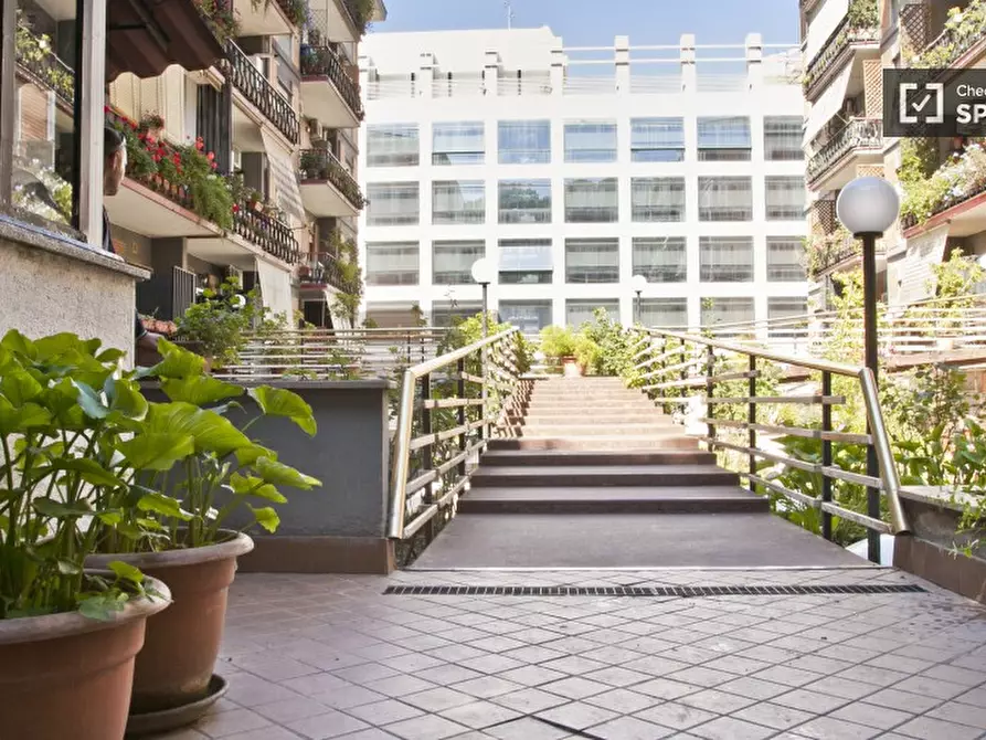 Immagine 10 di Camera condivisa in affitto  in Viale di Tor Marancia a Roma