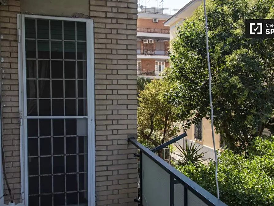 Immagine 12 di Camera condivisa in affitto  in Via di Torrevecchia a Roma