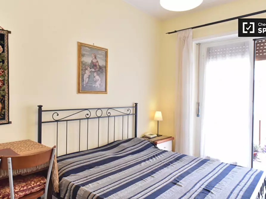 Immagine 4 di Camera condivisa in affitto  in Via Appia Nuova a Roma