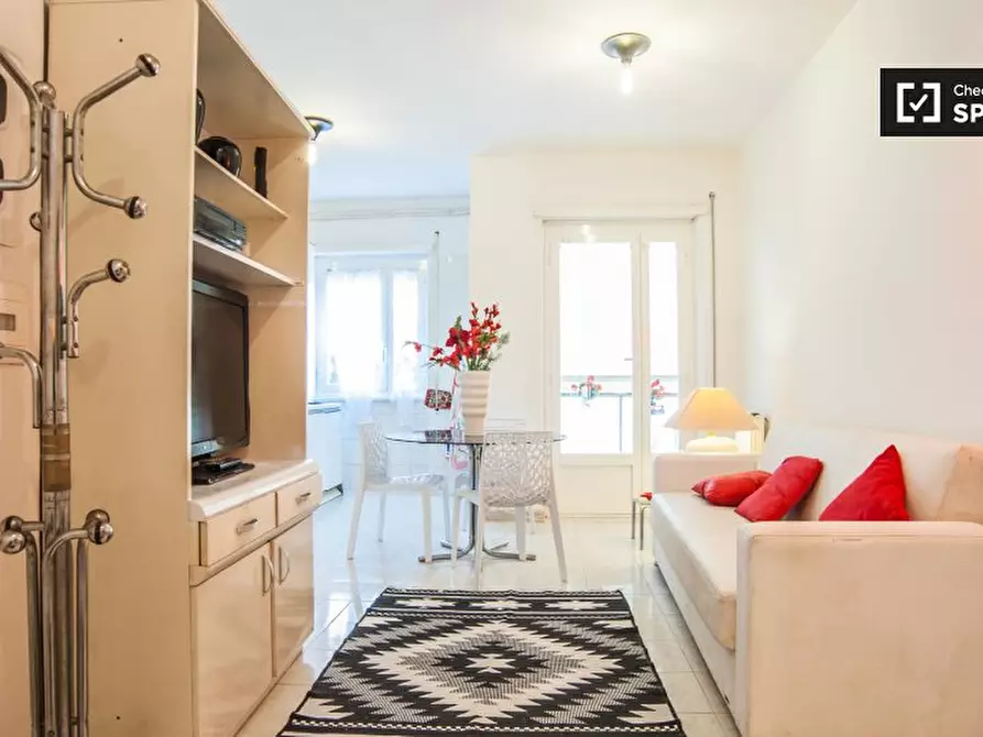 Immagine 7 di Camera condivisa in affitto  in Via Pietro Romano, 00169 Roma RM, Italy a Roma