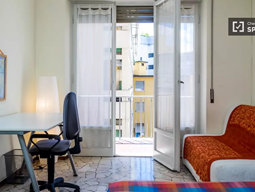 Immagine 2 di Camera condivisa in affitto  in Via Andrea Doria a Milano