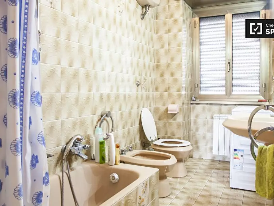 Immagine 11 di Camera condivisa in affitto  in Via Altavilla Irpina a Roma