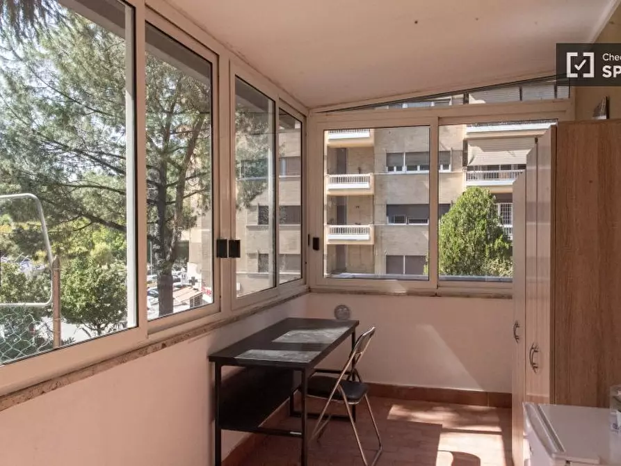 Immagine 6 di Camera condivisa in affitto  in Via Gregorio Ricci Curbastro a Roma