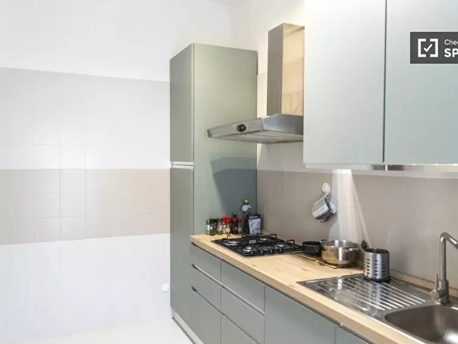 Immagine 12 di Camera condivisa in affitto  in Via Canzone del Piave a Roma