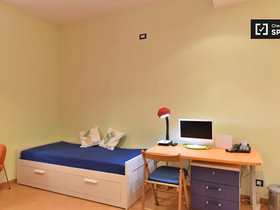 Immagine 2 di Ufficio in affitto  in Via dei mughetti a Roma