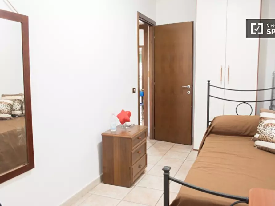 Immagine 13 di Camera condivisa in affitto  in Via Ostiense a Roma