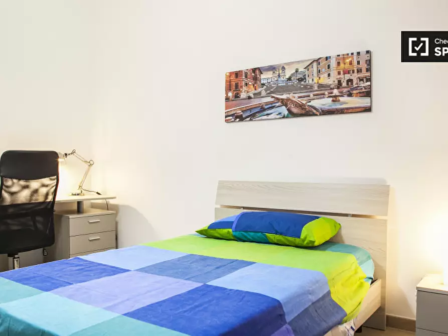 Immagine 3 di Camera condivisa in affitto  in Via Lattanzio a Roma