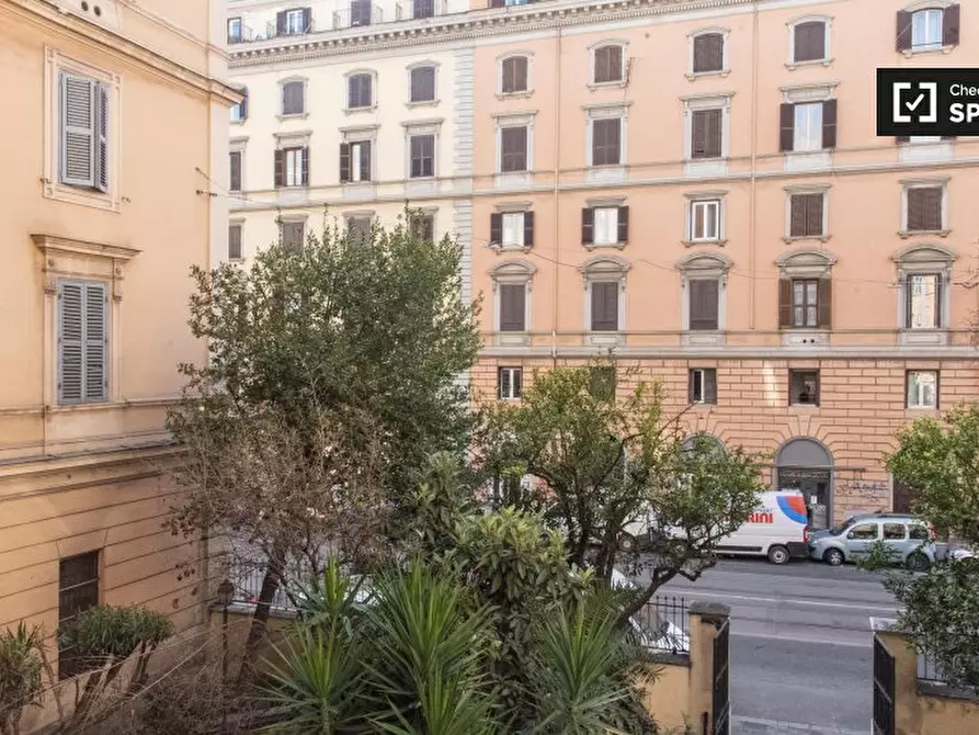 Immagine 1 di Camera condivisa in affitto  in Via Napoleone III a Roma