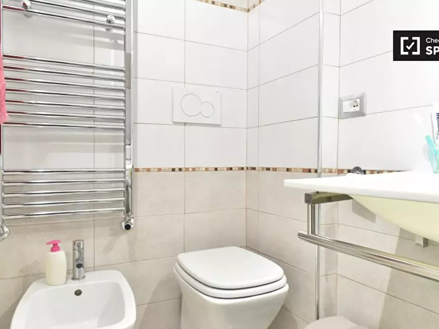 Immagine 11 di Camera condivisa in affitto  in Via Val d'Ossola a Roma