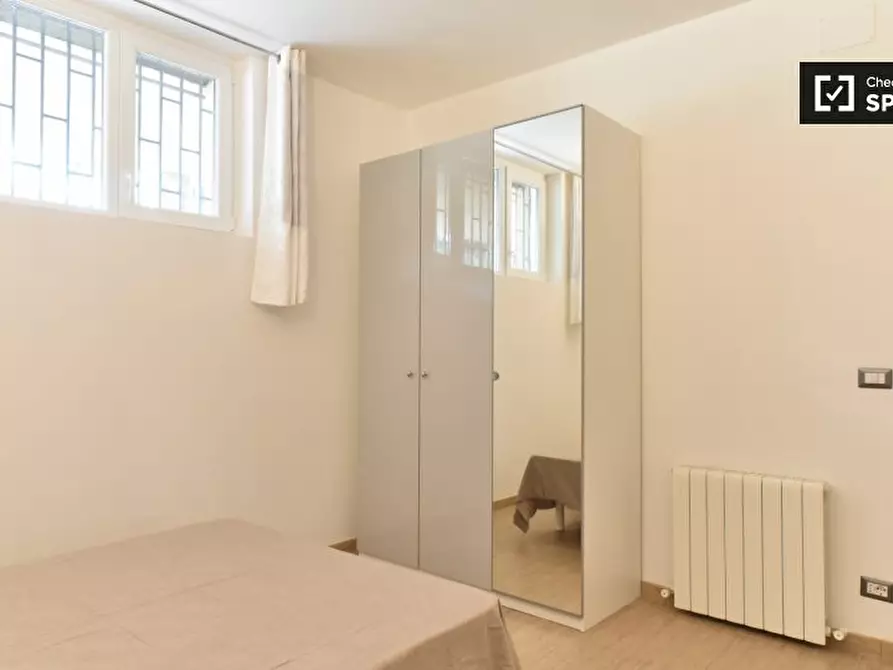 Immagine 9 di Camera condivisa in affitto  in Via Santa Domenica Talao, 00173 Roma RM, Italy a Roma