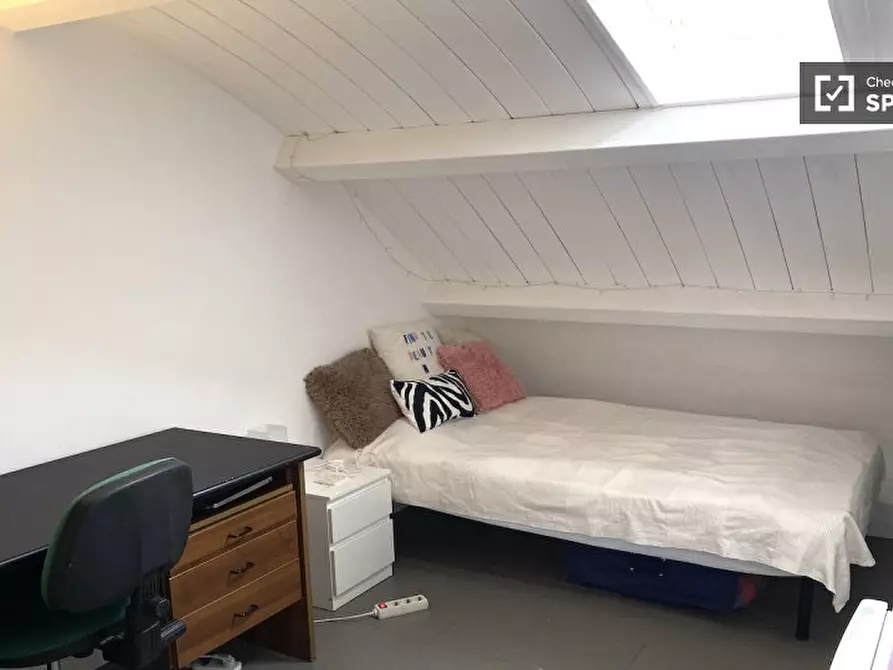 Immagine 3 di Camera condivisa in affitto  in Via di Carcaricola a Roma