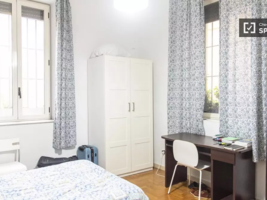 Immagine 2 di Camera condivisa in affitto  in Via Agri a Roma