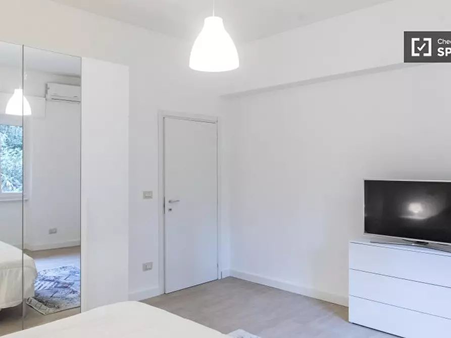 Immagine 2 di Camera condivisa in affitto  in Via Angelo Fava a Roma