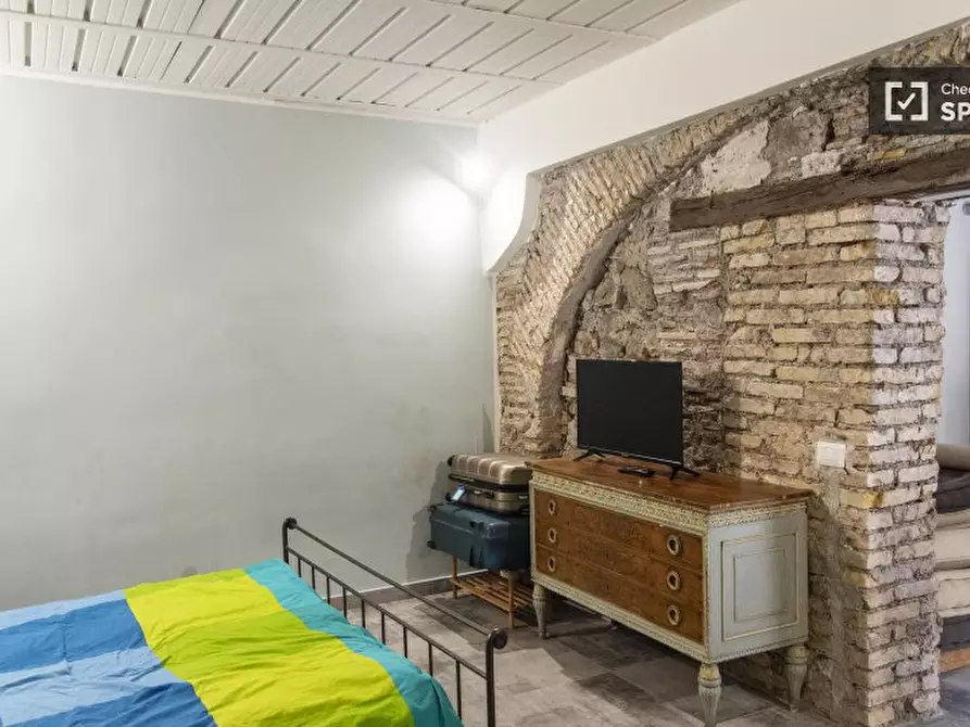 Immagine 16 di Appartamento in affitto  in Via della Marrana a Roma