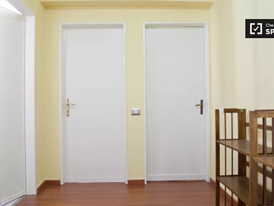 Immagine 19 di Camera condivisa in affitto  in Via Salvatore Pincherle a Roma