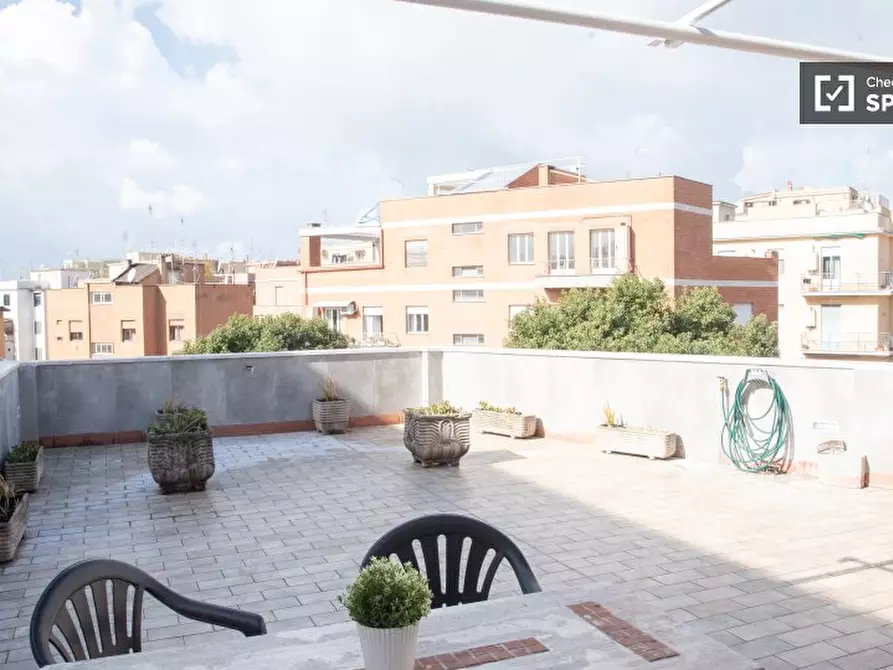 Immagine 1 di Ufficio in affitto  in Via del Forte Braschi a Roma