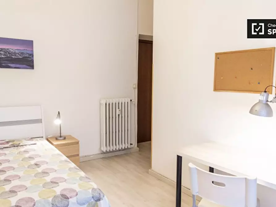 Immagine 4 di Camera condivisa in affitto  in Via Alessandria, 00198 Roma RM, Italy a Roma