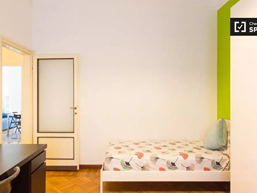 Immagine 3 di Camera condivisa in affitto  in Viale Romagna a Milano