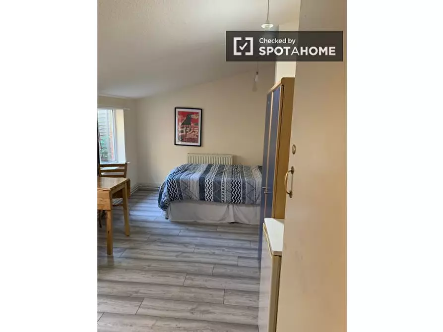 Immagine 4 di Camera condivisa in affitto  in Anson Rd a Brent