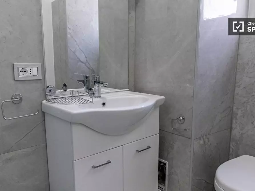 Immagine 17 di Camera condivisa in affitto  in Piazza di S. Croce in Gerusalemme a Roma